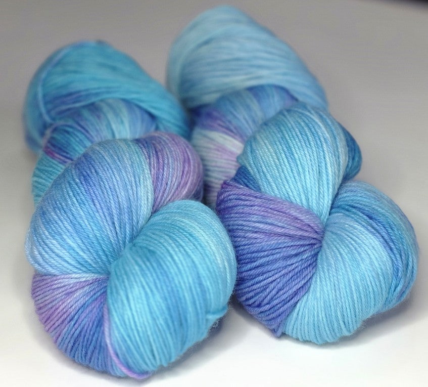 écheveaux de laine fingering mérinos nylon teinte à la main izanlaine