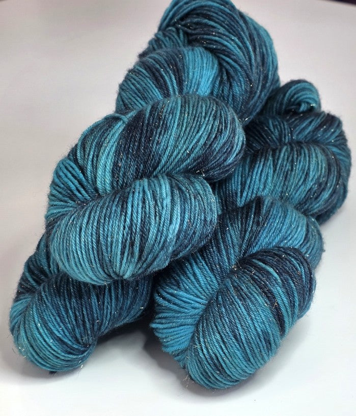 écheveaux de laine fingering mérinos nylon teinte à la main izanlaine