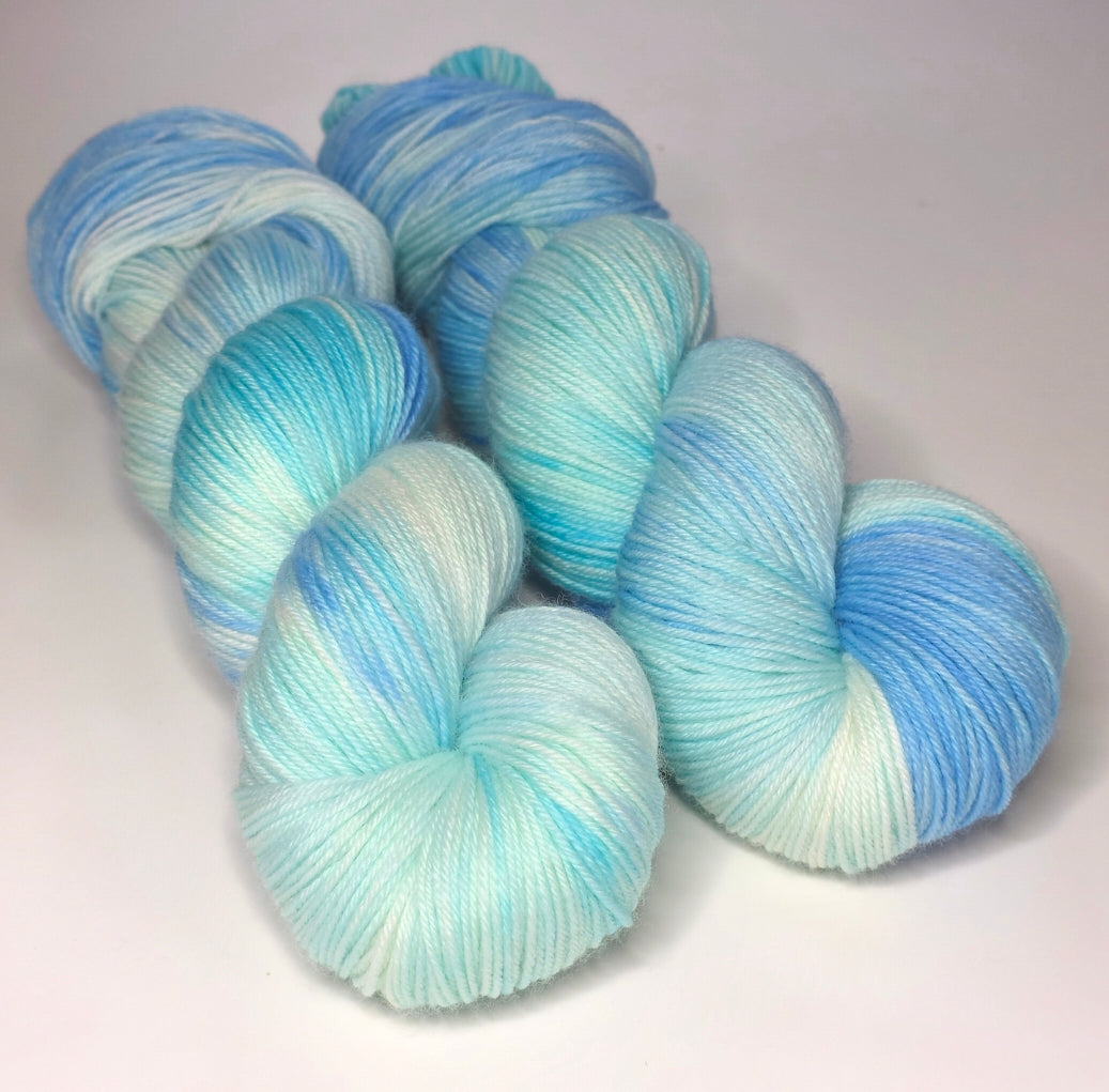 écheveaux de laine fingering mérinos nylon teinte à la main izanlaine